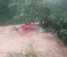 Karadeniz Bölgesi’nde sel etkili oluyor