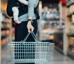 Yurttaş harcamayı kesti