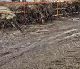 Sel felaketinde üç kayıp var