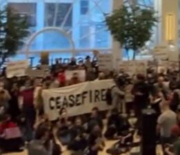 ABD’li Yahudiler İsrail’i protesto etti, Gazze için barış istedi