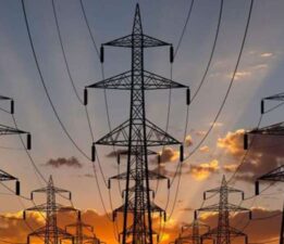 Elektrikte kurulu güç beş yılda dörtte bir artacak