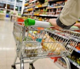 Enflasyonla bir tuhaf mücadele… Zincir marketlerin kulağı çekildi!