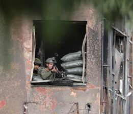 İsrail ‘insani ara’ sürerken Gazze’de 3 Filistinliyi öldürdü