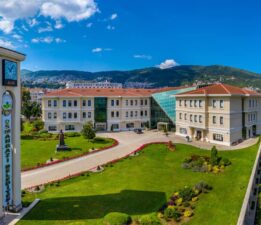 Saadetli Satık; “Dündar’ın Büyükşehir Hayali Yüzünden Osmangazililerin Paraları Bursa’ya Saçılıyor!”