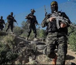 ‘Attığında da sen atmadın. Allah attı.’