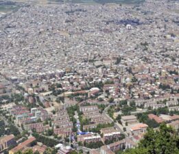 Yıldırım Millet Mahallesinde Asırlık Yadigara Müteahhit Kamu Kurumlarını Kullanarak mı Çöktü!