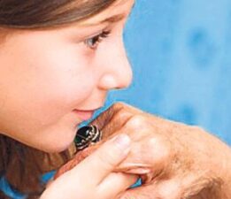 Asrın Dayanışmasında 2’ci Perde! Tertemiz Yüreklerinin Kuruş Kuruş Birikimleri Bayram Harçlığına Döndü!