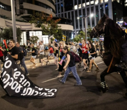 On Binlerce İsrailli Sokaklara İndi