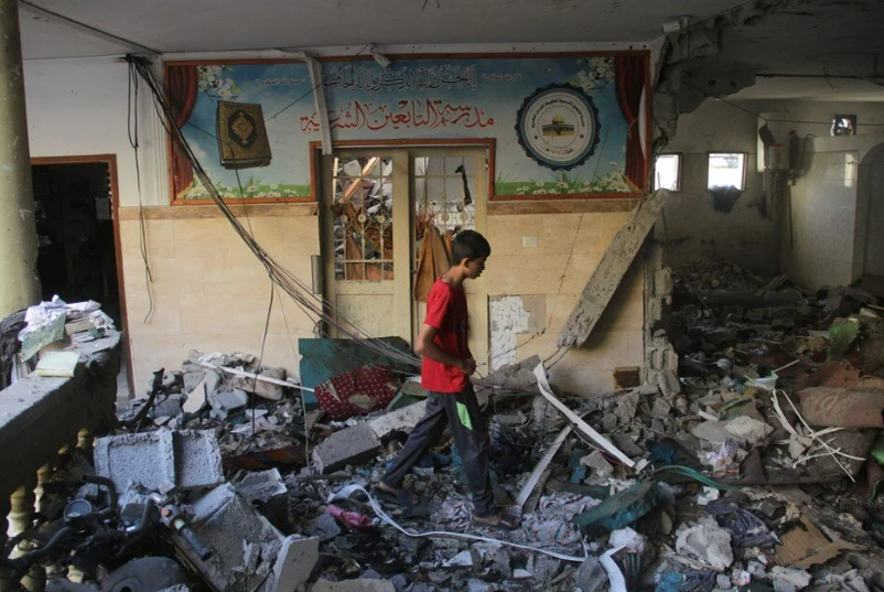 İsrail yine okul vurdu – En az 100 Filistinli hayatını kaybetti