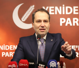 Fatih Erbakan: Şahsi menfaatleri için saf değiştirenleri milletimiz affetmeyecek!