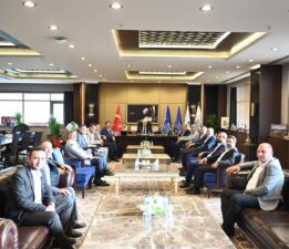 Vanlılardan Büyükşehir’le Tam Dayanışma!