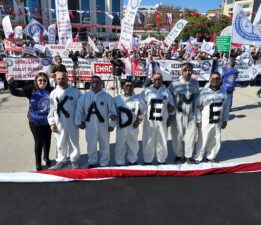 Kartal’da “Kademeli emeklilik” mitingi: Borçlu değil alacaklıyız