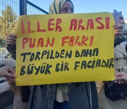 Sözleşmeli Mülakat Mağduru Öğretmenlerin MEM Önündeki Eylemine Eğitim Sendikaları ve Milletvekillerinden Destek!