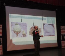 JANDARMA KADINA KARŞI ŞİDDET VE UYUŞTURUCU İLE MÜCADELE KONULARINDA  VATANDAŞLARI BİLGİLENDİRMEYE DEVAM EDİYOR