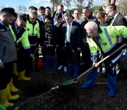 Büyükşehir’le toprak bereketleniyor, çiftçi kazanıyor