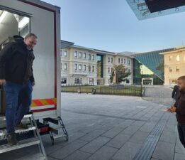 Hak İş Sendikası’ndan Osmangazi Meydanı’nda Vatandaşa Çorba İkramı…