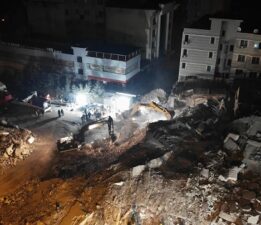 “Ege Denizinde 7 üzeri bir deprem Türkiye kıyılarında tsunamiye sebep olur”