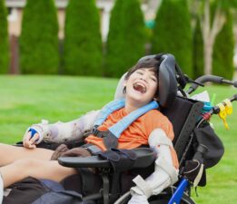 Biz bu yolda gençlere yalnızca “balık yemeği” değil, “balık tutmayı öğretmek” istiyoruz