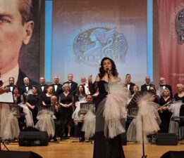 KİRMASTİ TÜRK MÜZİĞİ TOPLULUĞU KOROSU; “Her Şarkıları Muhteşem”