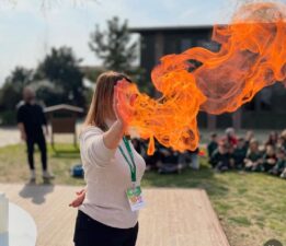 Ekol Koleji, Bilim ve Teknoloji Haftası’nı Etkin Deneylerle Kutladı!