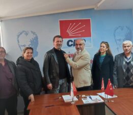 Türkiye’de İmamoğlu Odaklı Gerilim Artıyor! CHP’de Hareketlilik Üye Sayısında Tarihi Rekor!