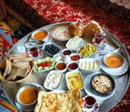 Gurbetteki Tokatlılar kahvaltıda buluştu