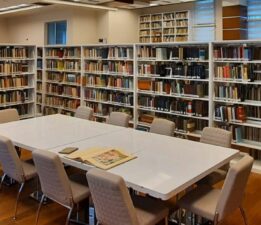 23 Nisanda Kütüphanelere Nilüfer Emeklilerinden Kitap Bağışı!