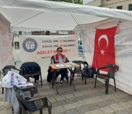 Emeklilikte Adalet Derneği ‘adil kademeli emeklilik’ talebiyle Şehreküstü Meydanı’nda Toplandı