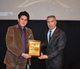 GENÇ SANATÇI VE GİRİŞİMCİ EMRE SÜREKLİ’YE SANATA KATKILARINDAN DOLAYI ÖDÜL