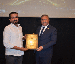 İSA ARIKAN’A LEZZETTEKİ İSTİKRARI VE EMEĞİNDEN DOLAYI ÖDÜL