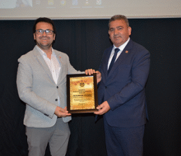 SAĞLIĞA ADANMIŞ BİR HAYAT: DR. BURHAN GÜÇMEN’E “YILIN BAŞARILI TIP UZMANI” ÖDÜ