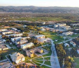 29 Ekim Kadınları Derneği Bursa Şubesi’nden 19 Mayıs’ta Anlamlı Destek: Gençlerle Dayanışma Sofrası