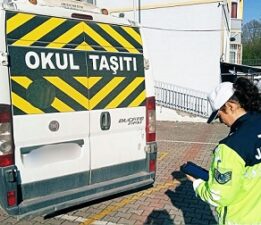 Jandarma’dan Okul Çevresi ve Servis Araçlarına Sıkı Denetim: 27 Aranan Şahıs Yakalandı