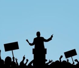 “Siyaset Partilerle Değil, Onurlu İnsanlarla Şekillenmeli”