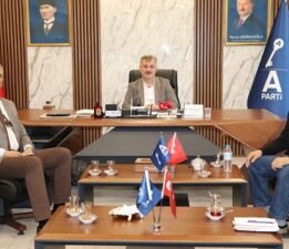 Emekli ve Emekçiler Dernekleri Federasyonu’ndan Anahtar Parti Bursa İl Başkanlığı’na Ziyaret