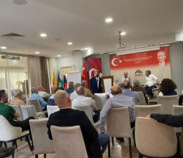 Bursa’da Geleceğin Enerjisi Konuşuldu: Celal Beysel, BUMİAD Serbest Kürsü’de Deneyimlerini Paylaştı