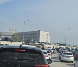 Bursa Şehir Hastanesi Otoparkında Kriz Derinleşiyor: Hastane mi, Trafik Labirenti mi?