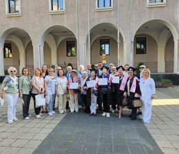 50. Yıl Mezuniyet Törenini Tarihi Binada Yaptılar!