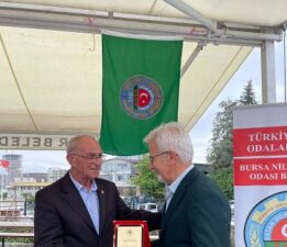 Turgay Erdem’e Tarıma Katkılarından Dolayı Plaket