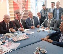 Mustafa Bozbey Harmancık’ta Yoğun İlgiyle Karşılandı