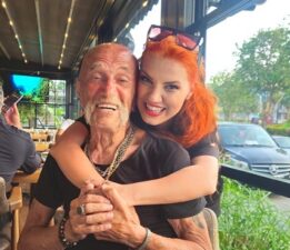 Ünlü Yazar ve Sunucu Kıvılcım Kalay, Antalya’da Coşkun Göğen’e Tövbe Ettirdi!