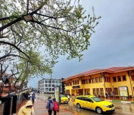 Setbaşı Kurtoğlu Mahallesi Muhtarı Fatih Kapuci’den UEDAŞ’a Sert Tepki: “Çöp Konteynerlerimiz Daha Temiz!”