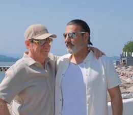 HOLLYWOOD YILDIZLARIYLA BABALAR GÜNÜ SÜRPRİZİ: RAMİZ ÖZBAY’DAN “CANIM BABAM”