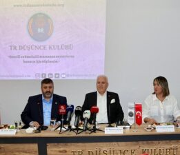 Mustafa Bozbey TR Düşünce Kulübünde “Demokrasi Vurgusu” Yaptı