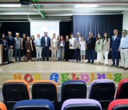 Bursa Sınav Koleji’nin Gururu: YKS Türkiye Birincisi Yasin Turan’a Anlamlı Tören