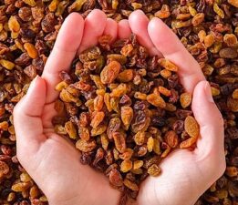 “TARİŞ, BELİRLEDİĞİ ÇEKİRDEKSİZ KURU ÜZÜM AVANS ALIM FİYATINI GÖZDEN GEÇİRMESİ GEREKİR”