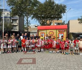 Muhsin Abinin Oyuncak Karavanı Yine Çocukları Sevindirdi: Bu Kez Arda İçin Yollardaydı