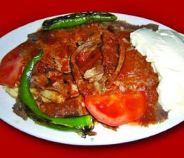 Bursa’da Yaşayıp Hâlâ Bursa Kebabı Yemeyen Var mı?
