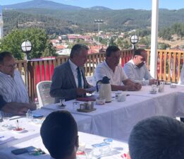 Başkan Arıkan, Muhtarlarla Teras Kantin Kafe’de Buluştu: “Yol Haritamızı Gözden Geçirdik”