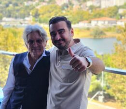Berkay Tulpar, Hollywood Yıldızı Eric Roberts’ı Yapay Zekâ Destekli Saç Ekimi Teknolojisi FAIR ile Ağırladı